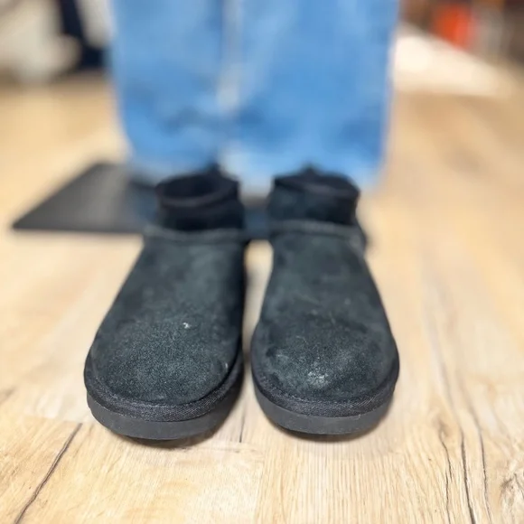 Ugg Ultra Mini Black size 5.5 - Picture 2 of 5